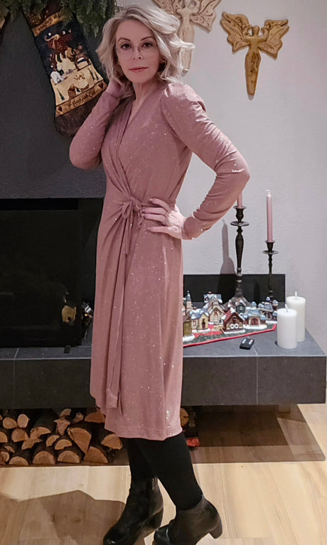 Kristín wrap-kjóll bleikur glimmer