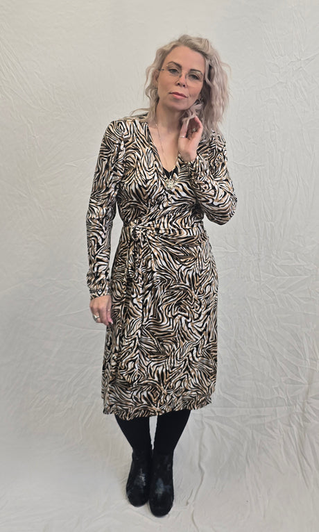 Kristín, wrap-kjóll tiger