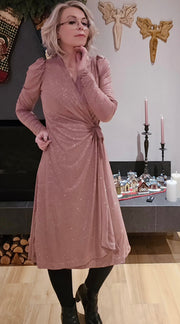 Kristín wrap-kjóll bleikur glimmer